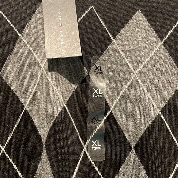 TOMMY SWEATER - Picture 2 of 4